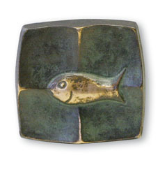 Bronzeplakette mit Fisch