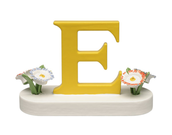 Buchstabe mit Blumen "E"