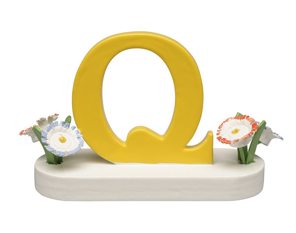 Buchstabe mit Blumen "Q"